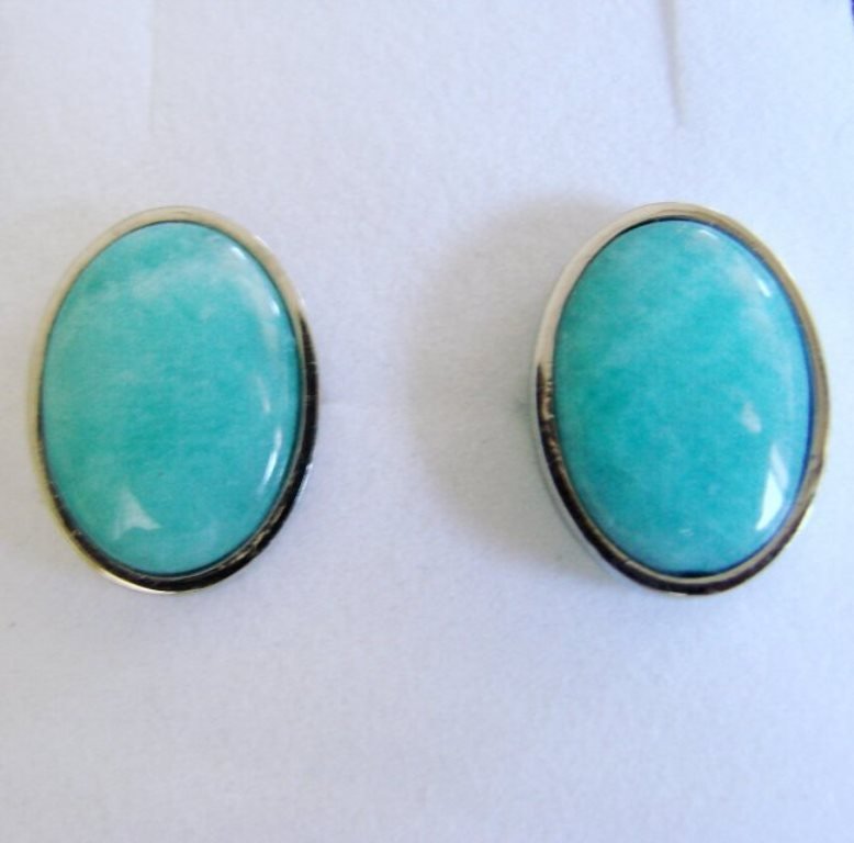 Men Cufflink Stainless Natural Amazonite Oval 19.25Ct: Gems Type: Natural Amazonite Cabochon Measurement: 18x13 mm Weight:19.25 Carat Clarity: Opaque,Color: Blue-Green Treatment: None Cufflink Size: L 1" x W 3/4" inch Shape: Round Metal: Stainless Steel<b
