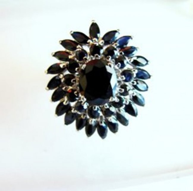 Natural Dark Sapphire Ring 10.57Ct 18k W/g (1 of 4)