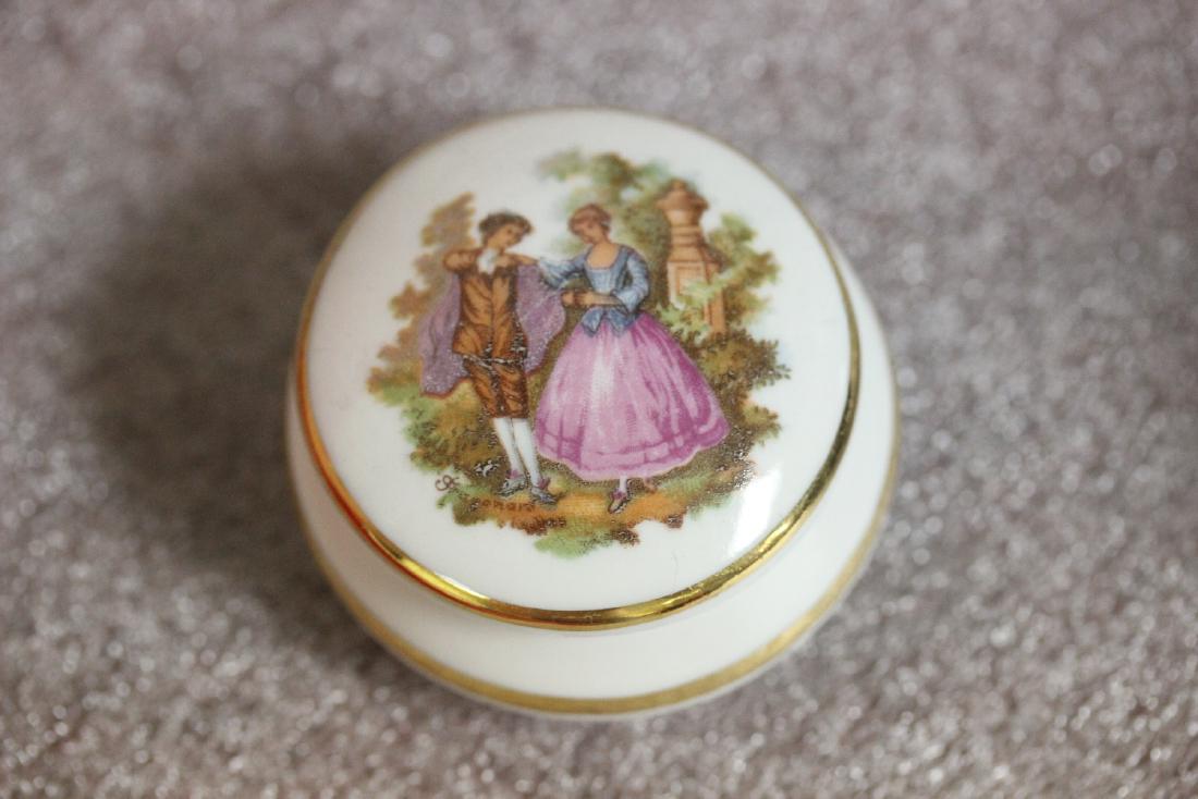 A Signed Limoge Trinket Box: 1 7/8" in diameter