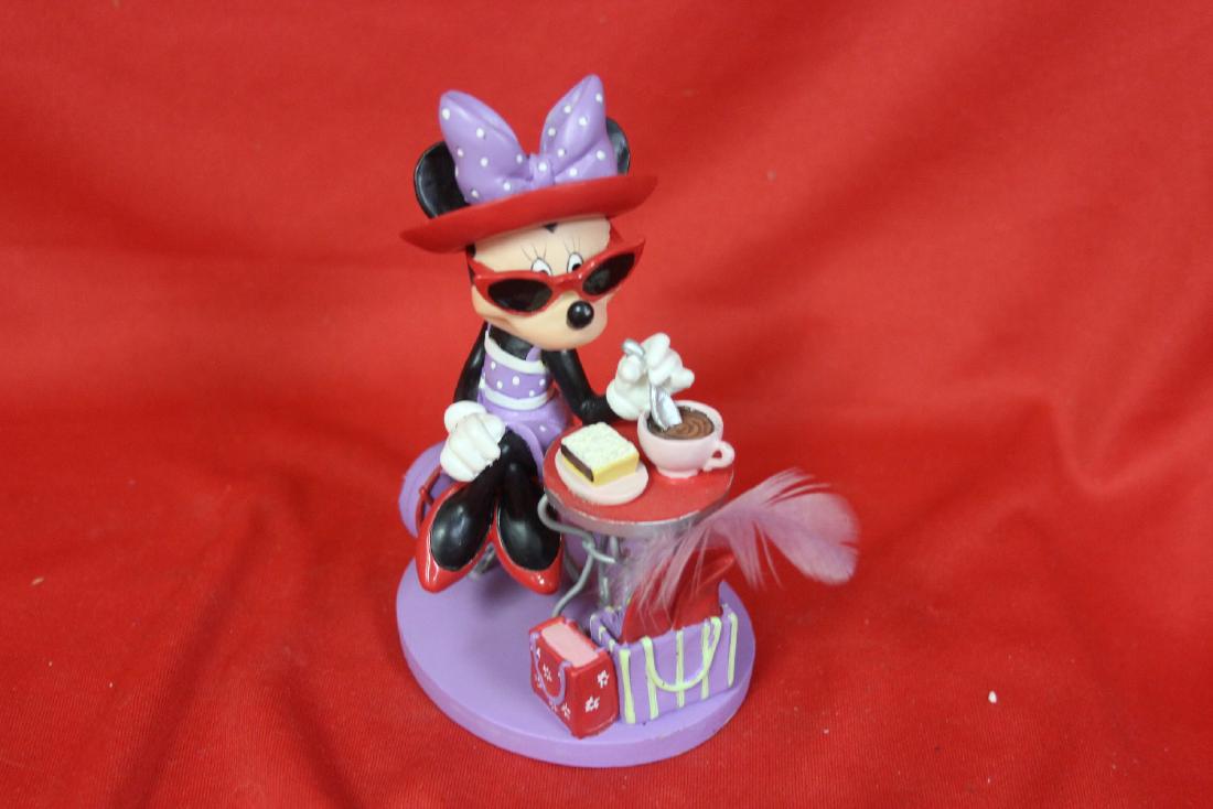 Minnie's Hats Over Heels Collection: Disney collection - 4 2/4" tall