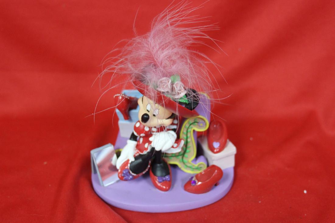 Minnie's Hats Over Heels Collection: Disney collection - 4 2/4" tall