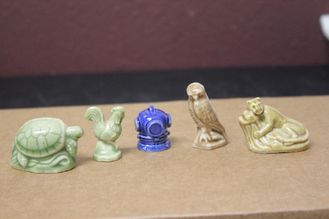 Lot of 5 Wade Figurines: as shown