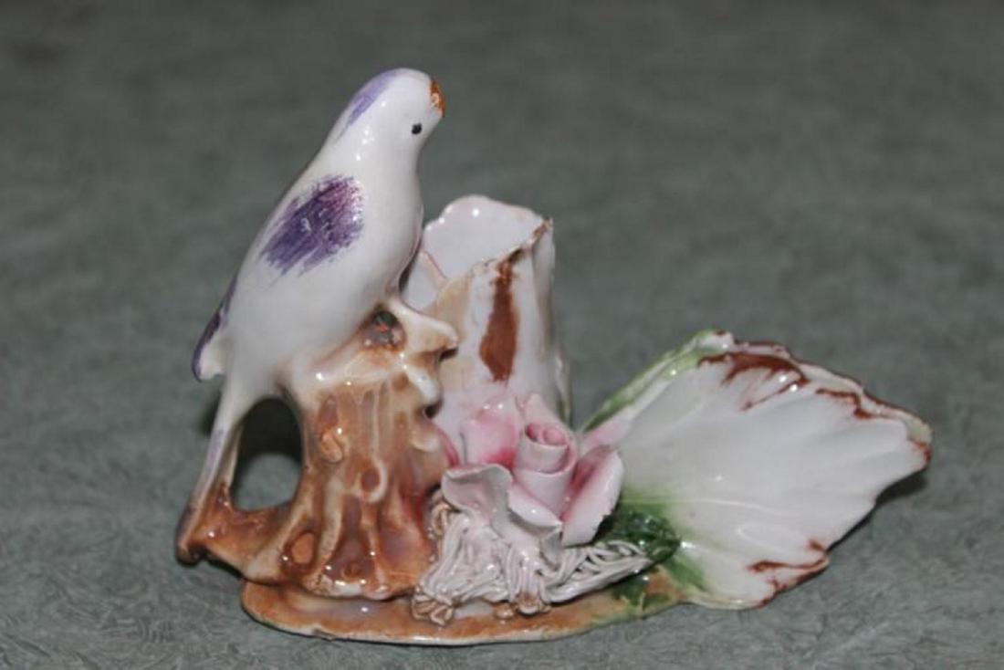 A Capodimonte Ceramic Bird Statue: Made in Italy - 5 3/4" in length