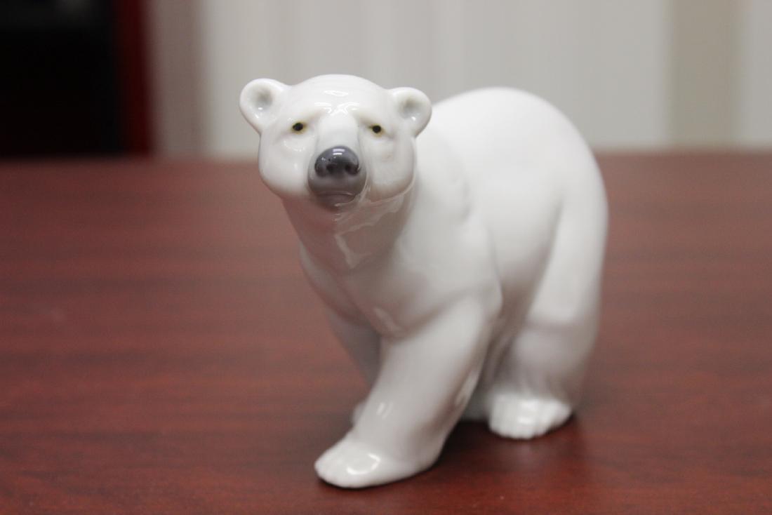 A Lladro Polar Bear: 5" wide