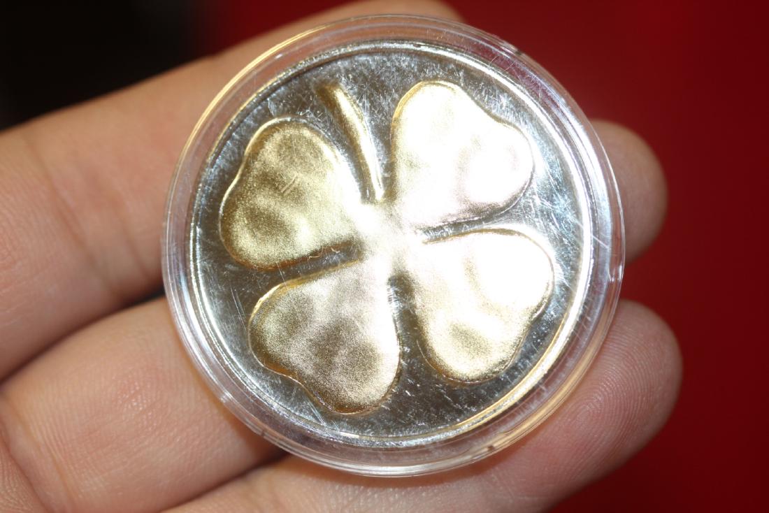 A Gold Enamel One Troy Ounce Silver Round: .999 Silver - Shamrock design