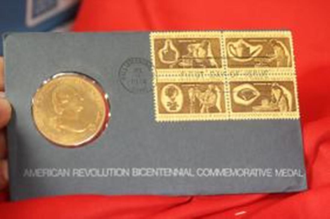 American Revolution Bicentennial Commemorative Medal: coin and stamp set