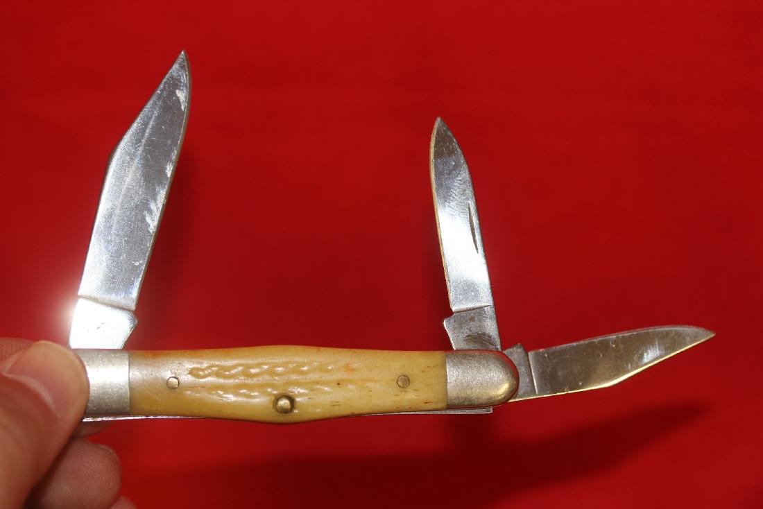 A Case 6308 XX Two Dots Pocket Knife: 3 blades split back - 3 1/4" long when folded