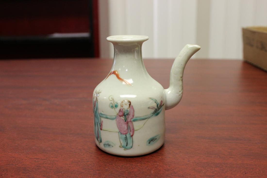 A Chinese Wine Bottle: 4 1/8" tall