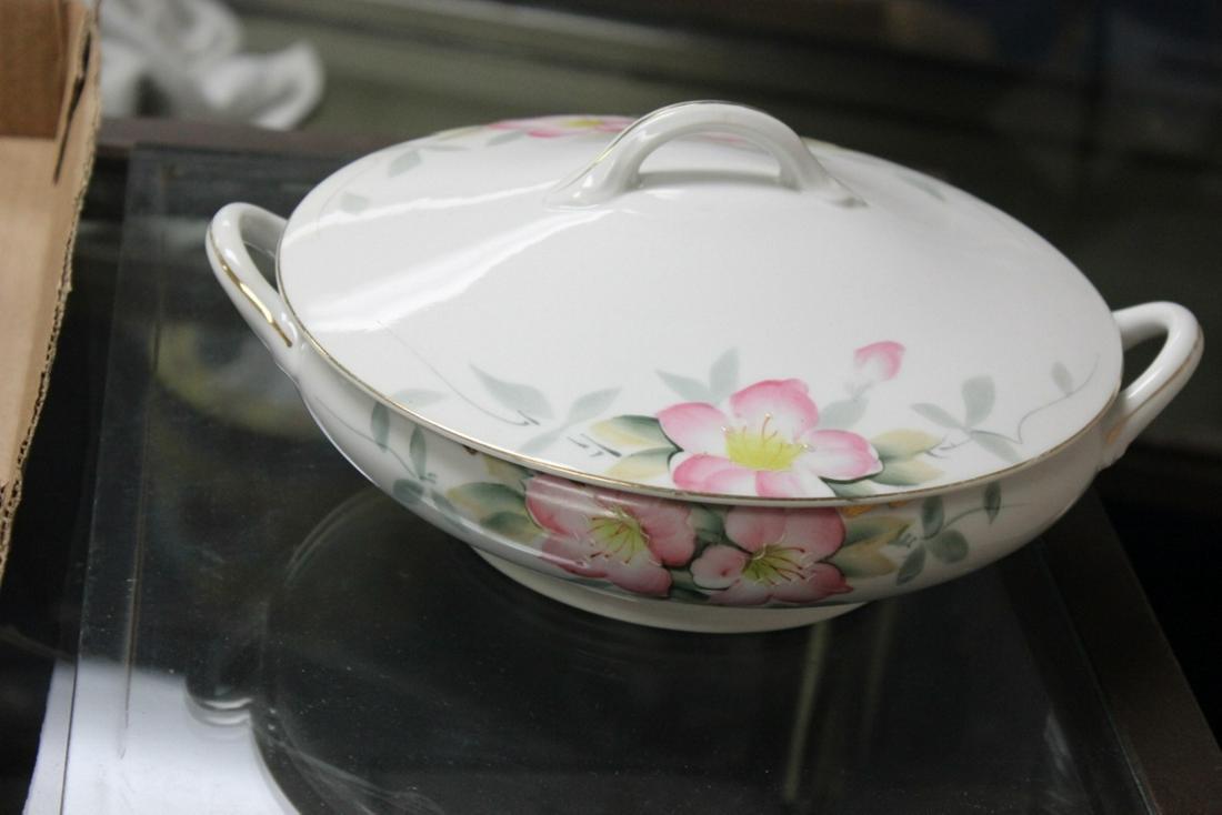 A Noritake Round Azalea Pattern Casserole with Cover -: 8 inches in diameter without the handle