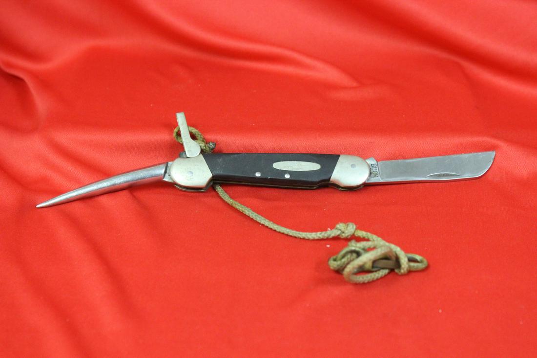 A Buck Knife: Buck 315
