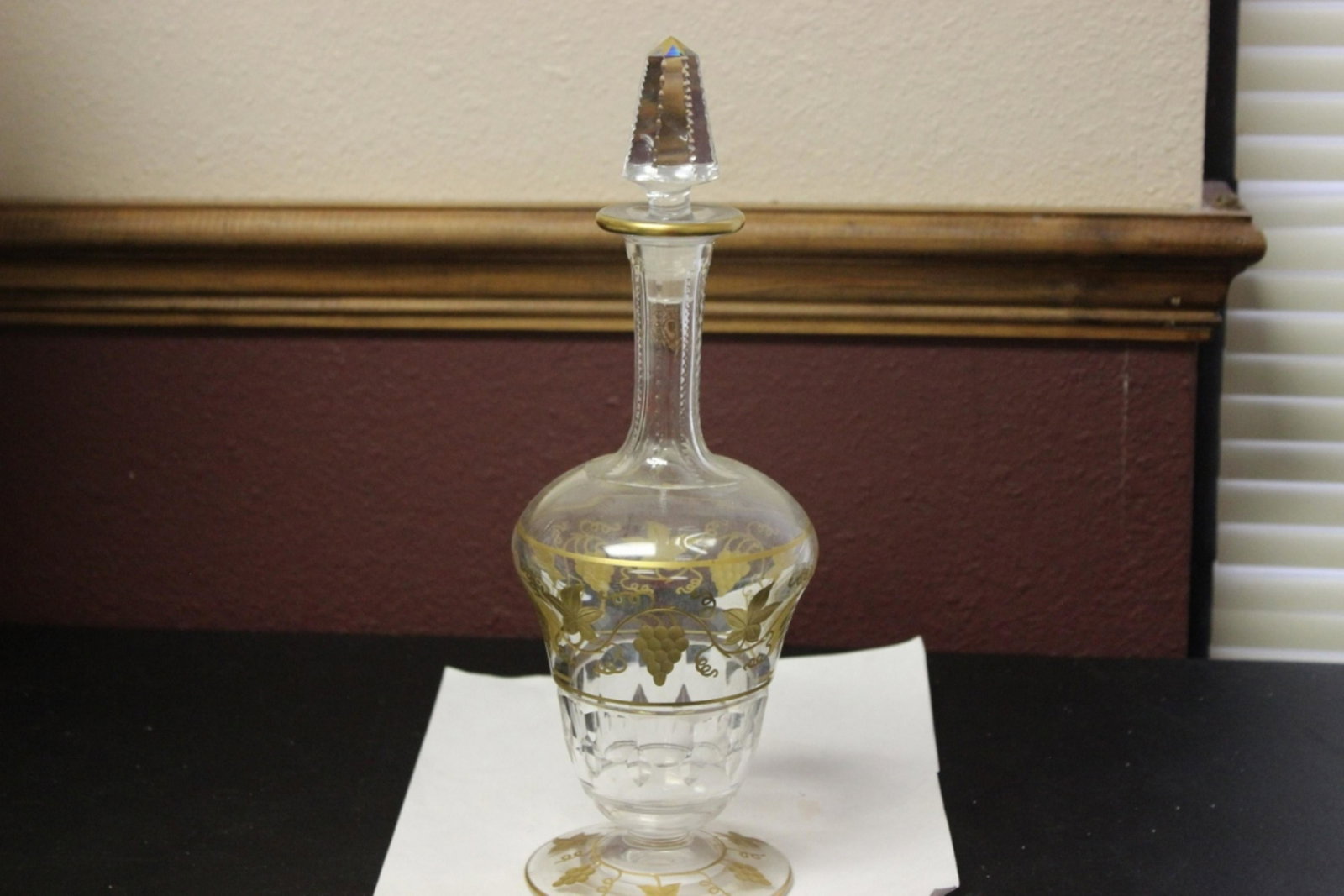 A Val St. Lambert Decanter - Very Rare: Beautiful Gold Leaf and Grapes combined with facet cut bottom - 12 3/4" tall