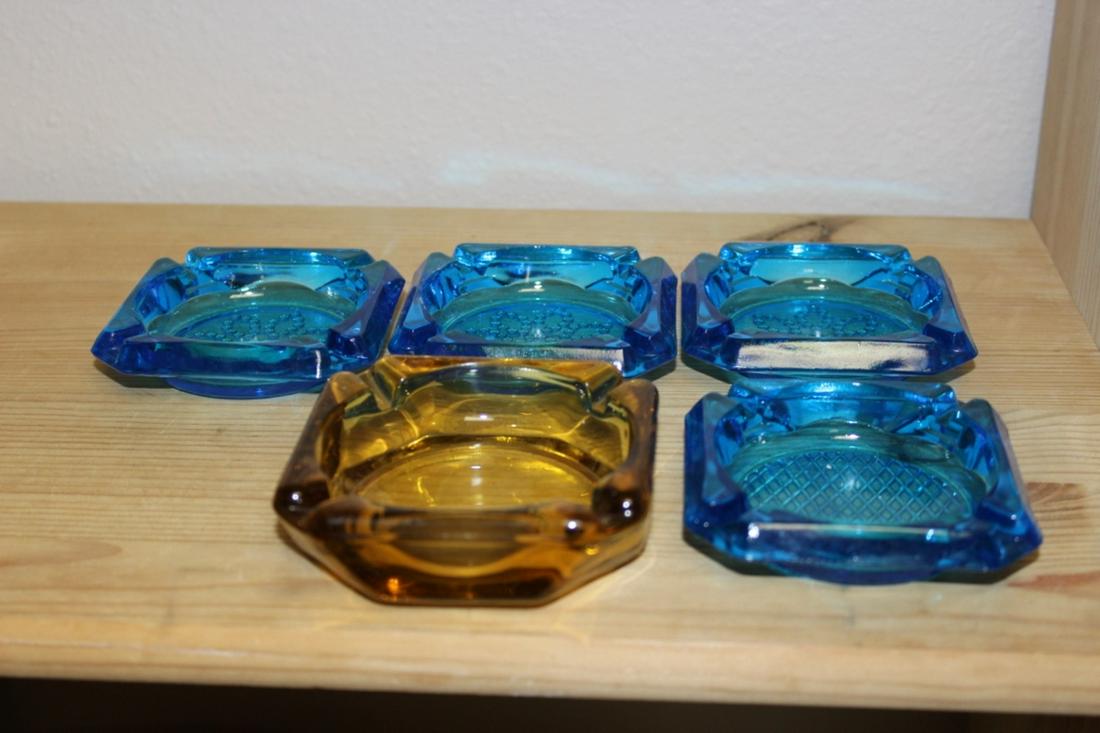 Lot of 5 Vintage Ashtrays: As shown on photos