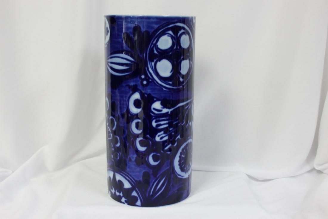 A Rosenthal Vase: design by Bjorn Wiinblaad - 10" tall