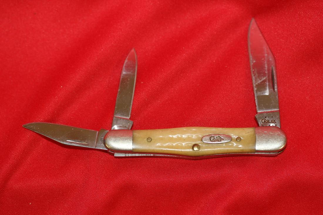 A Case 5383 WHSS 3 Blade Knife: Stag horn handle