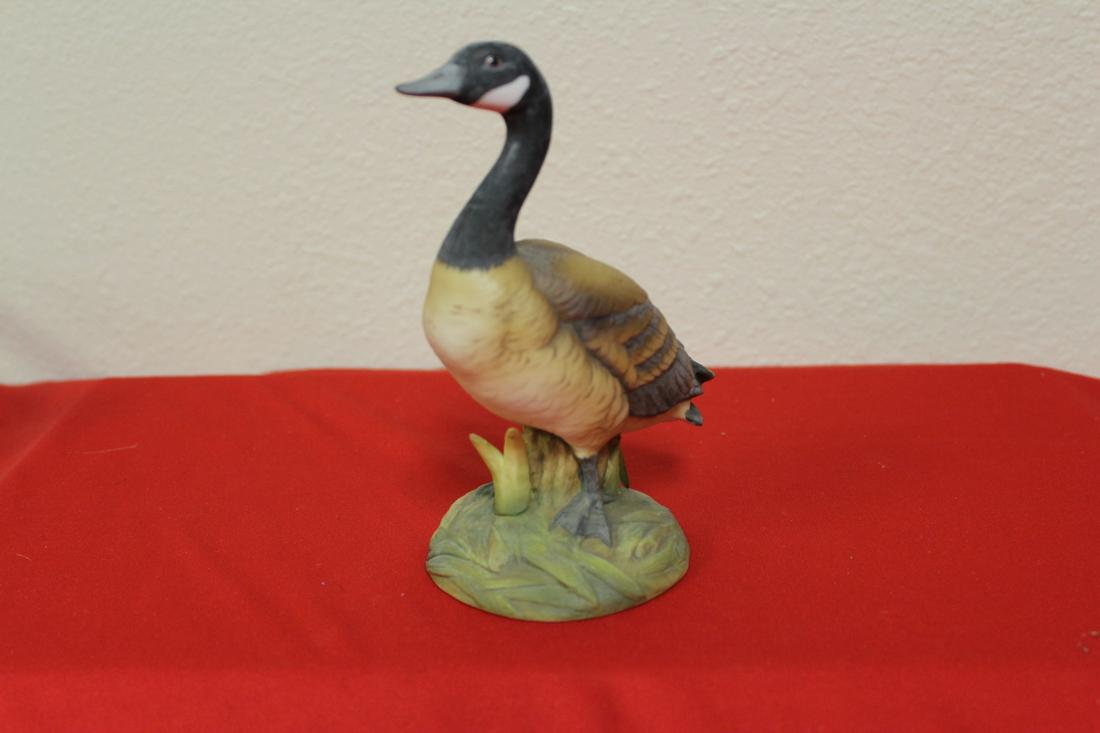 A Ceramic Wild Goose Figurine: 6" tall