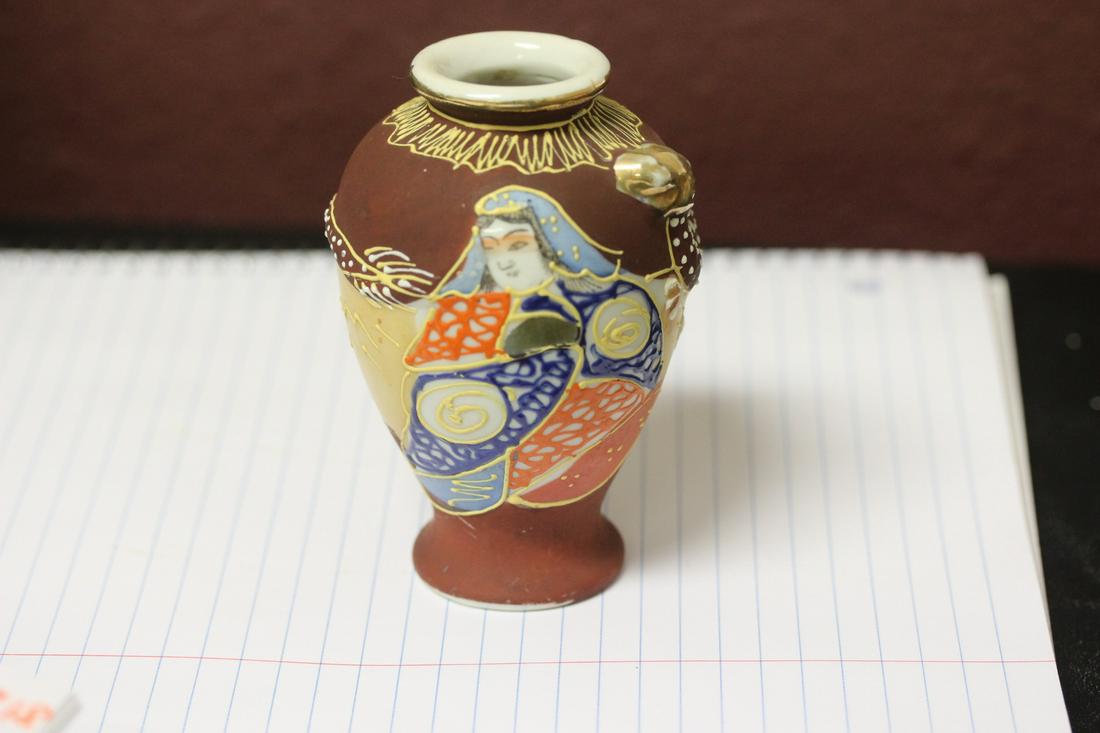 A Vintage Japanese Nippon Dragon Vase: 4 1/8" tall