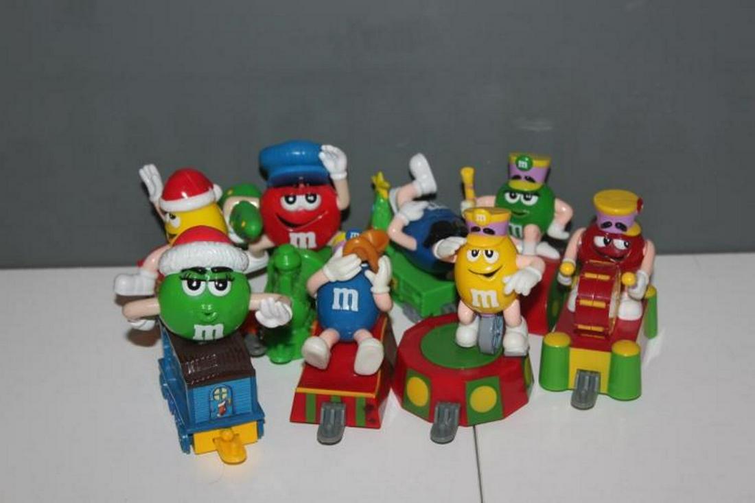 Lot of 8 M&M's Candy Toppers with Rare Series 1 Engine: All different - 2 pieces per color
