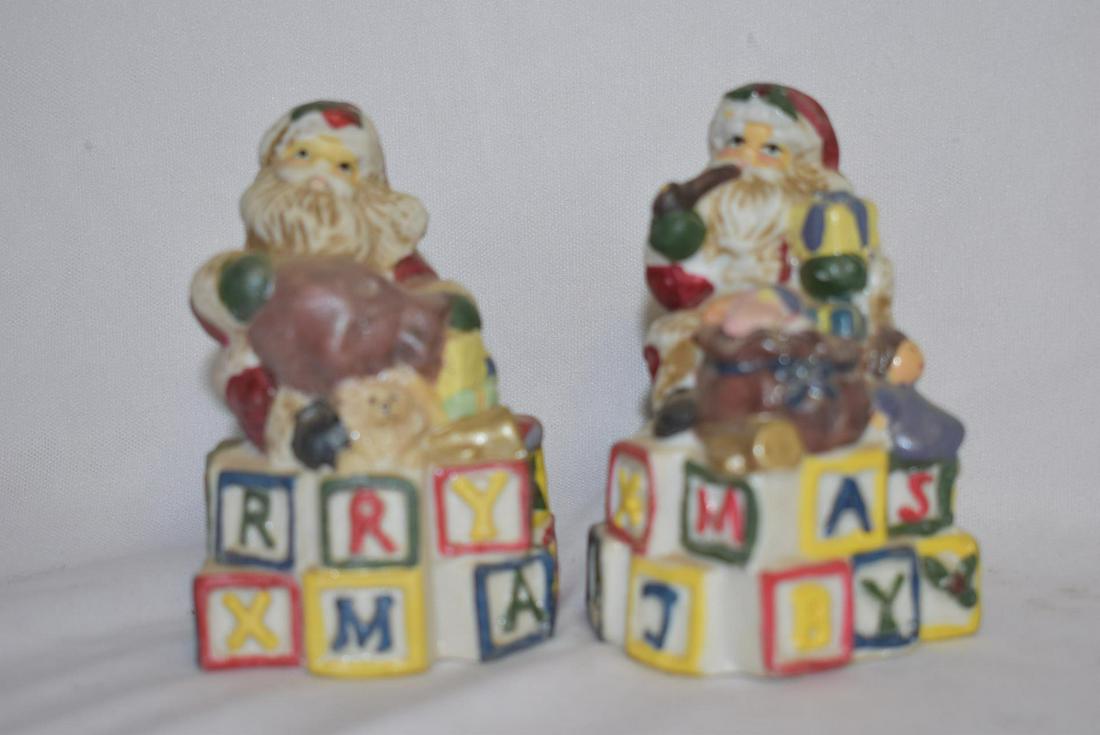 Santa Claus Salt and Pepper Shakers: 4" tall