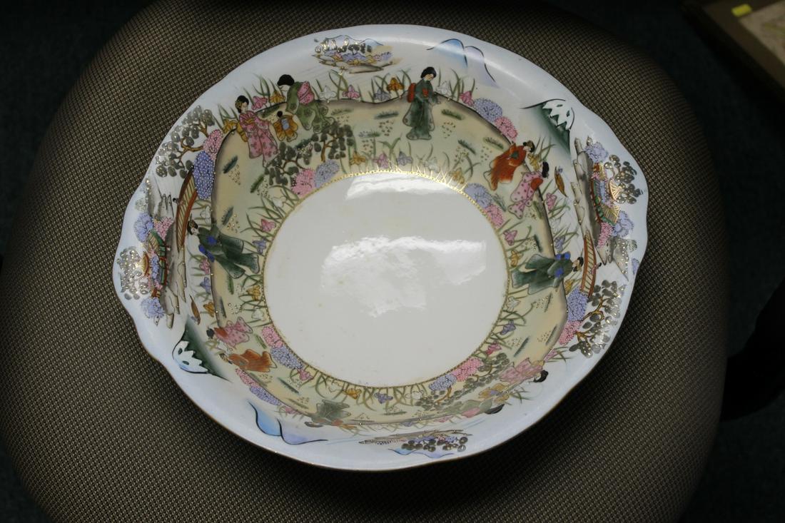 A Japanese Nippon Large Bowl: 13 3/8" in diameter