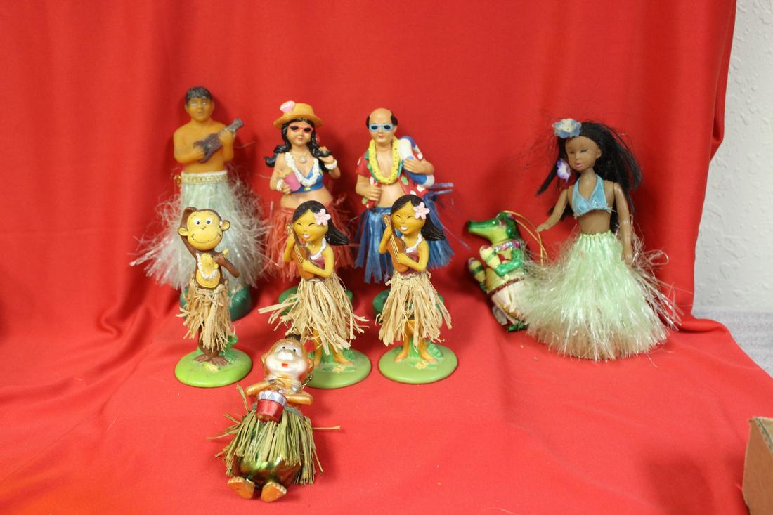 Lot of vintage Hawaii Plastic Figurines: tallest= 7 1/2"
