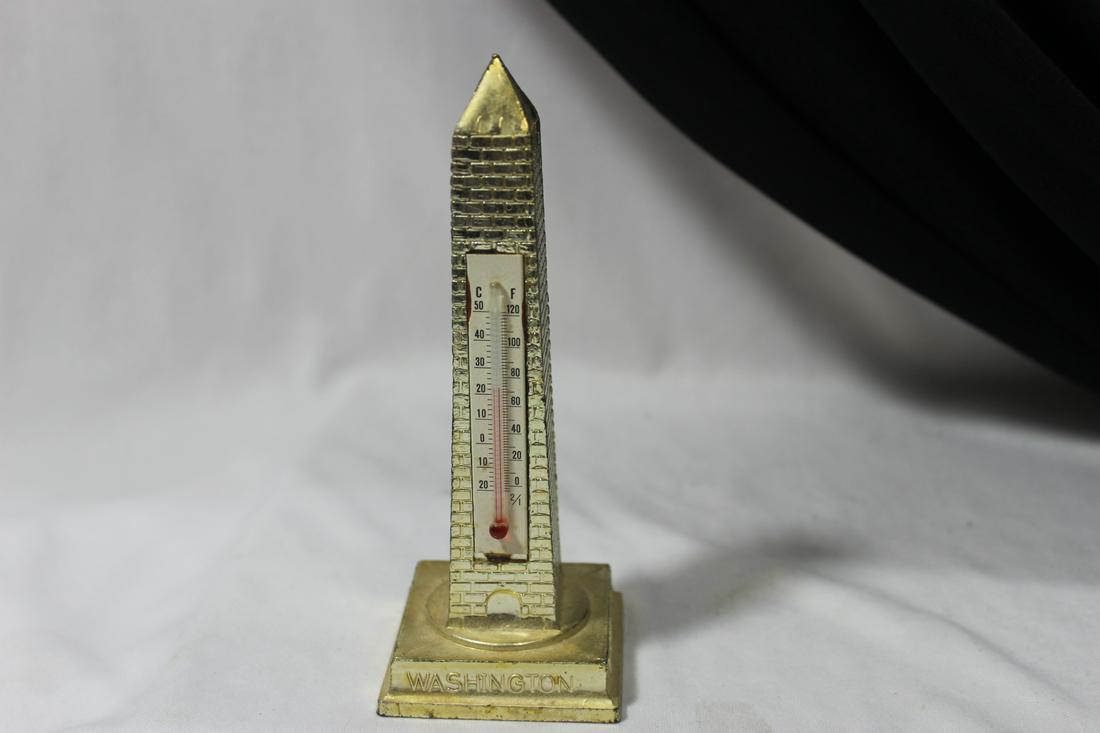 A Washington Monument Thermometer: 6" tall
