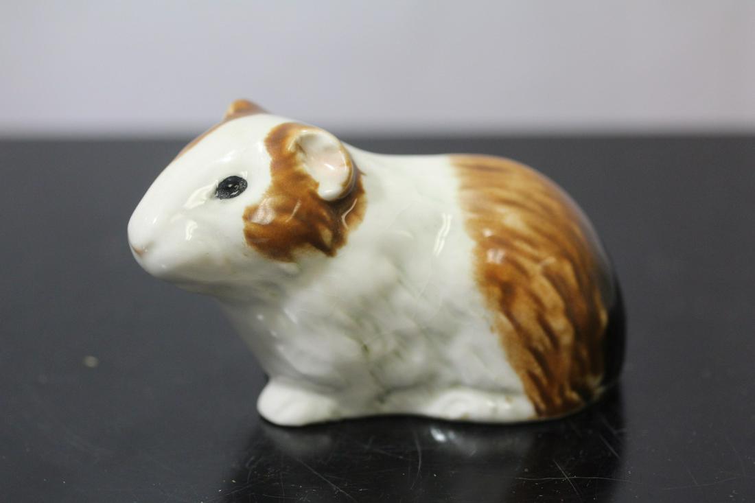 A Goebel Guinea Pig: 3 1/4" long