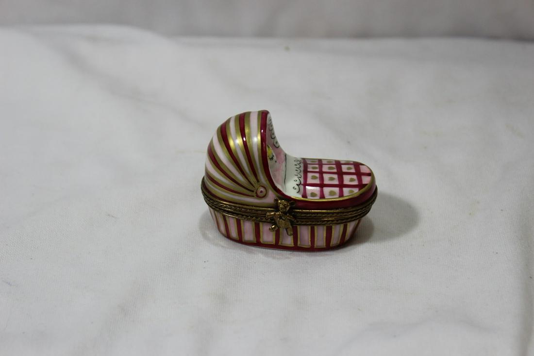 A Limoge Paint Mein Trinket Box: 2 1/4" long