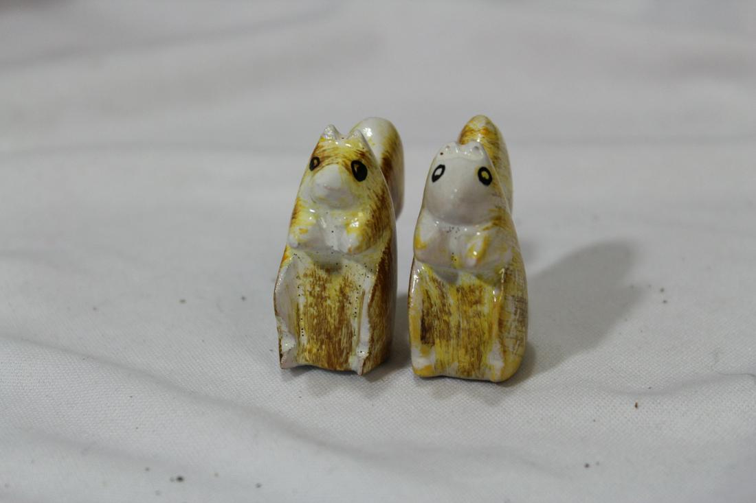 Set of 2 Small Wooden Squirrel: 1 1/2" tall