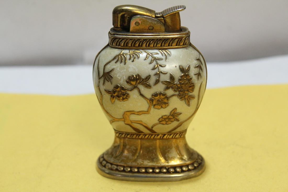 An Evans? Table Lighter: 3 5/8" tall