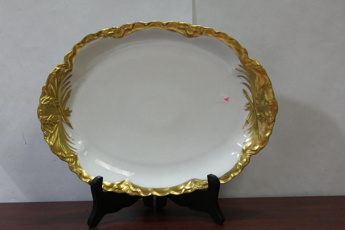 A Hutschenreuther Selb Bavarian Plate: 11 1/2" in diameter