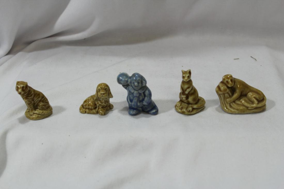 Lot of 5 Wade Figurines: as shown