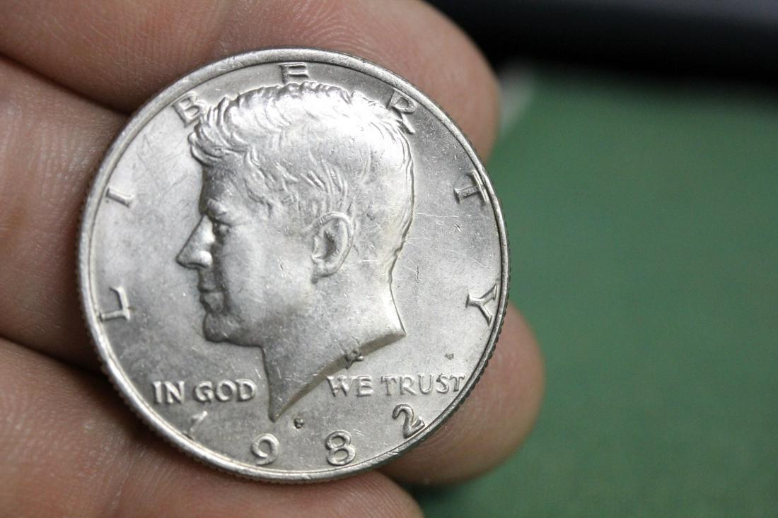 A Mint Error 1982-P Kennedy Half: edge cuts