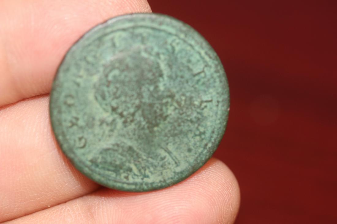 A Very Rare 1721 Great Britain Half Penny: as shown