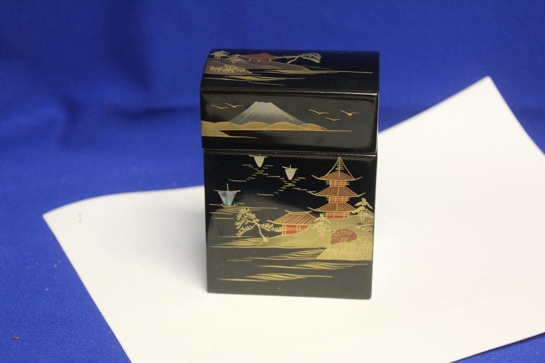 A Vintage Japanese Lacquer Playing Card Holder: 4 1/4" tall