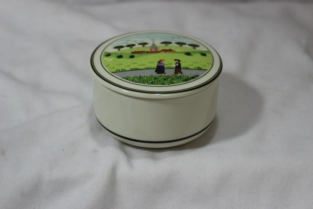 A Villeroy and Boch Trinket Box: 3" across