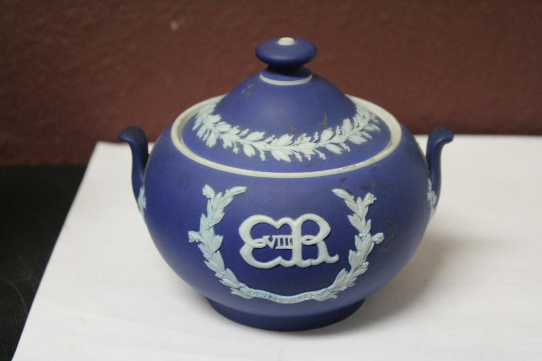 A Wedgwood Jasperware Sugar Container: 5 inches wide