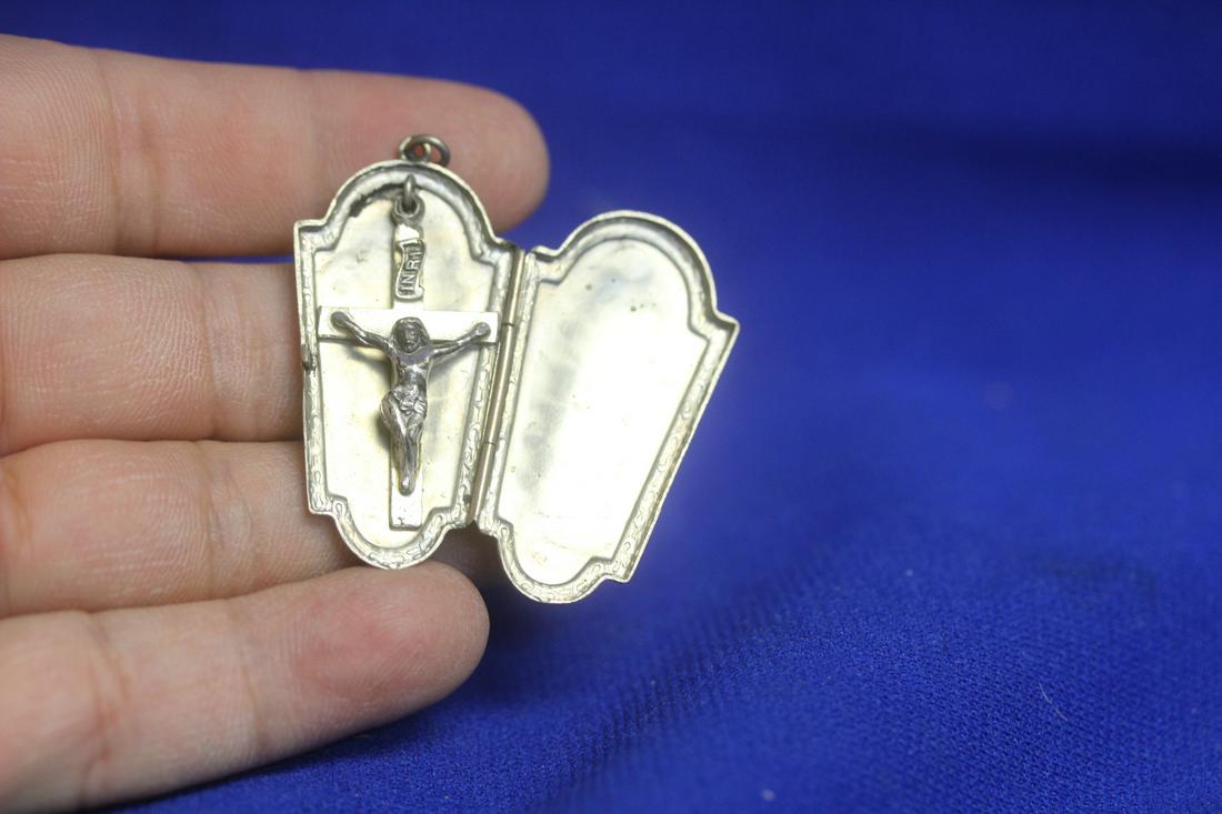Vintage Catholic Locket: as shown