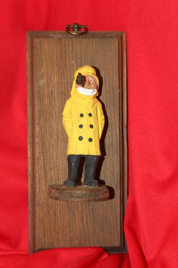 A Wooden Captain Wall Hanger: 7 3/4" tall