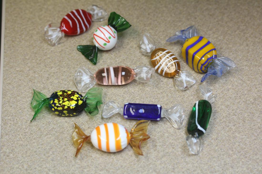 lot of 9 murano art glass candies: as shown