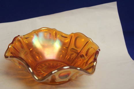 Carnival Glass Dish Bowl: 5 1/8" in diameter