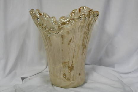 An Artglass Vase: 8 1/2" tall