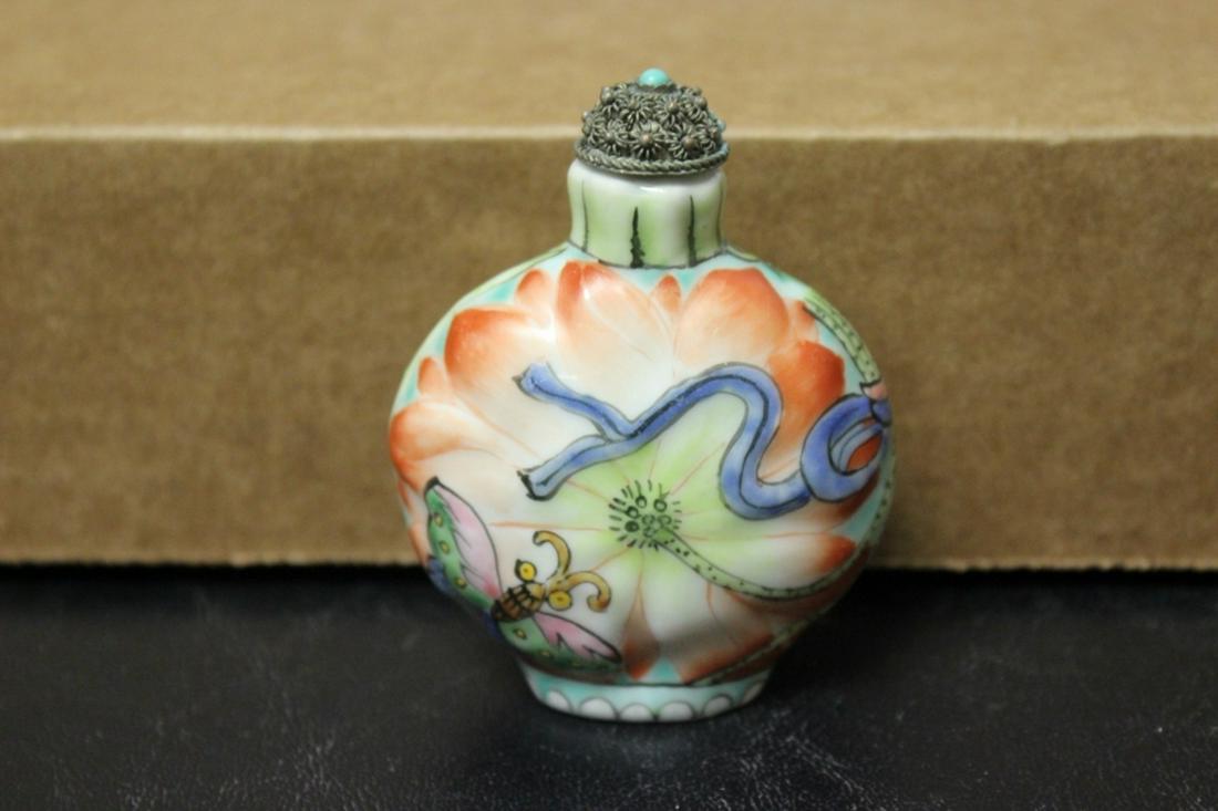 A Chinese Porcelain Snuff Bottle: 2 5/8" tall