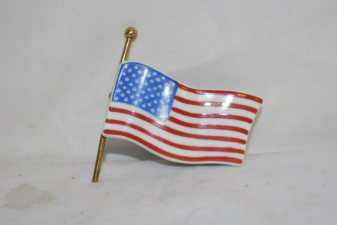 A Porcelain Limoge Trinket Box: peint main, France - US flag motif - 2 1/4" long