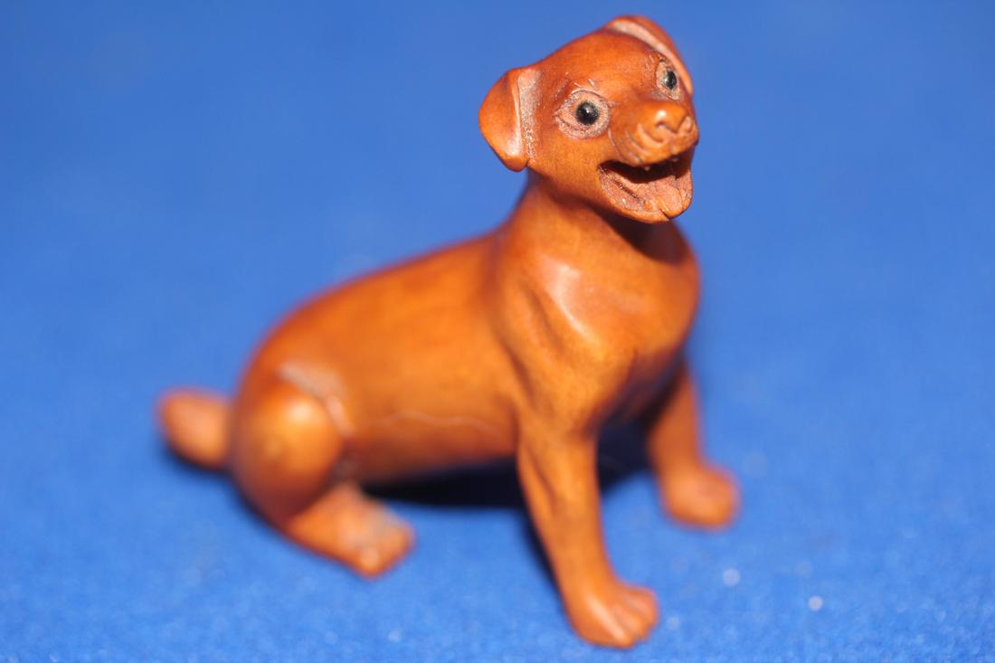 Signed Japanese Wooden Dog Netsuke: 2" across