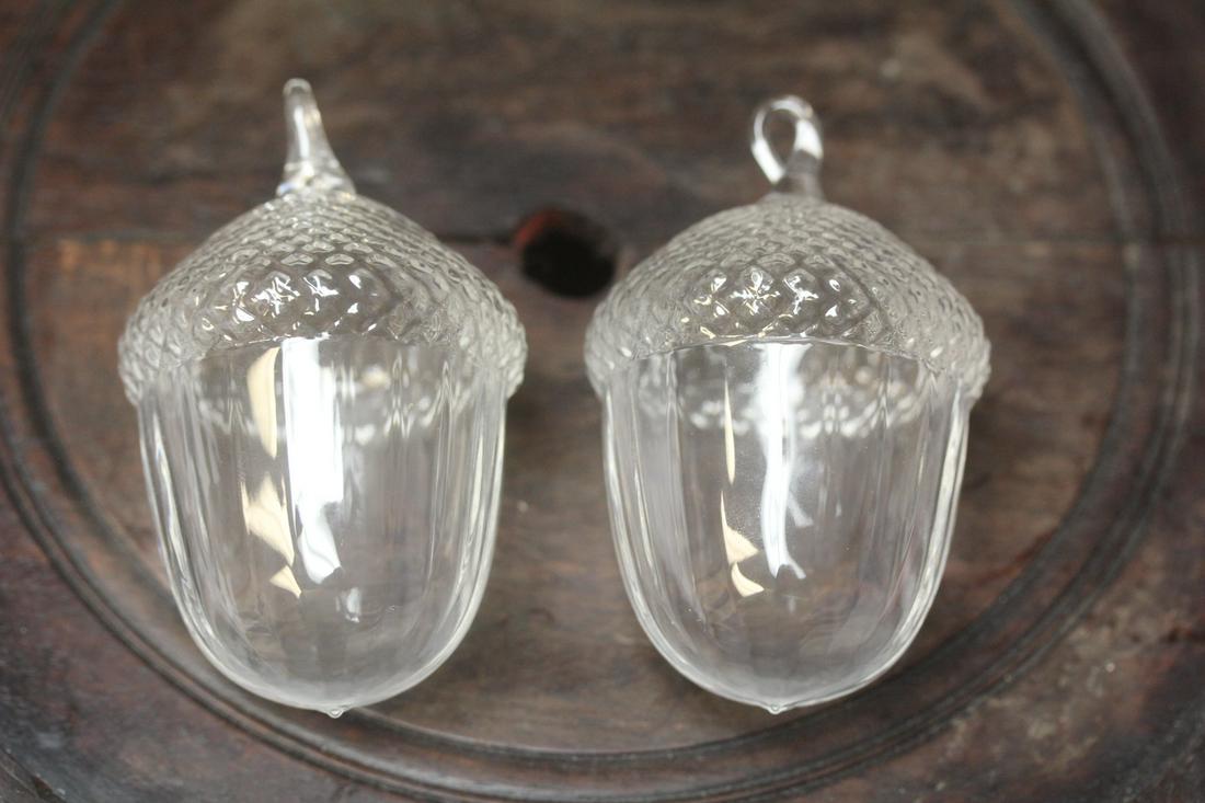 Lot of 2 Steuben Glass Ornament: 3 5/8" tall