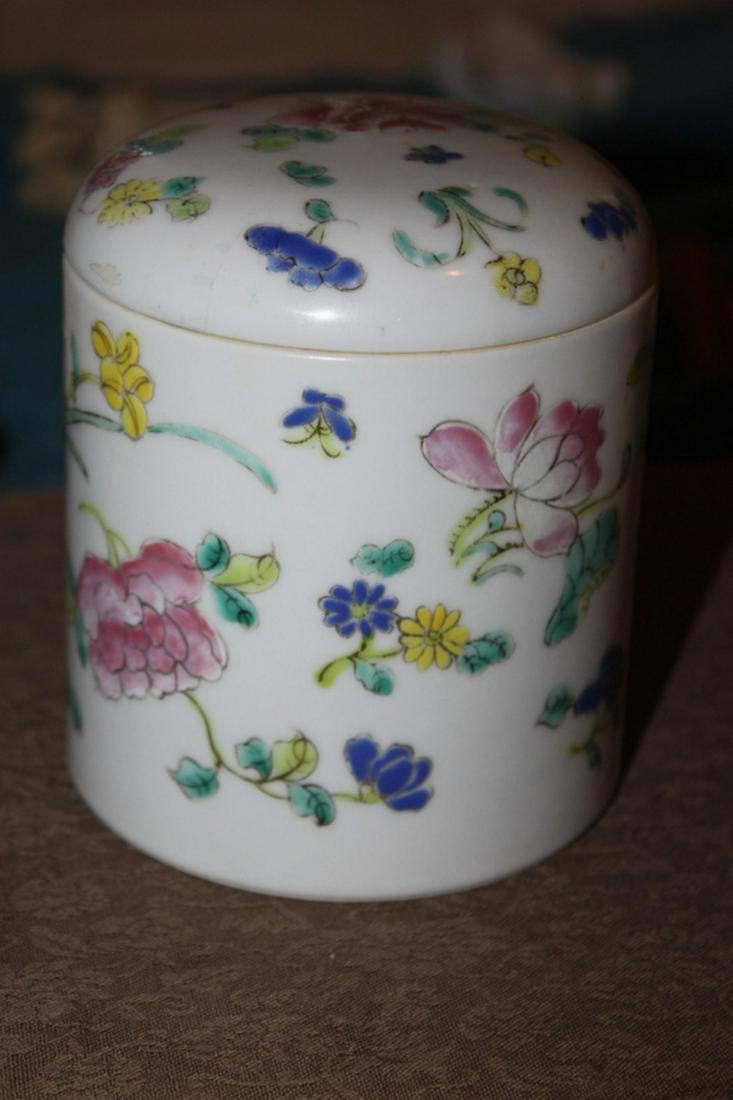 Antique Chinese Late 19th Early 20th Century Cylinder Box with Lid: 4 1/2" tall.