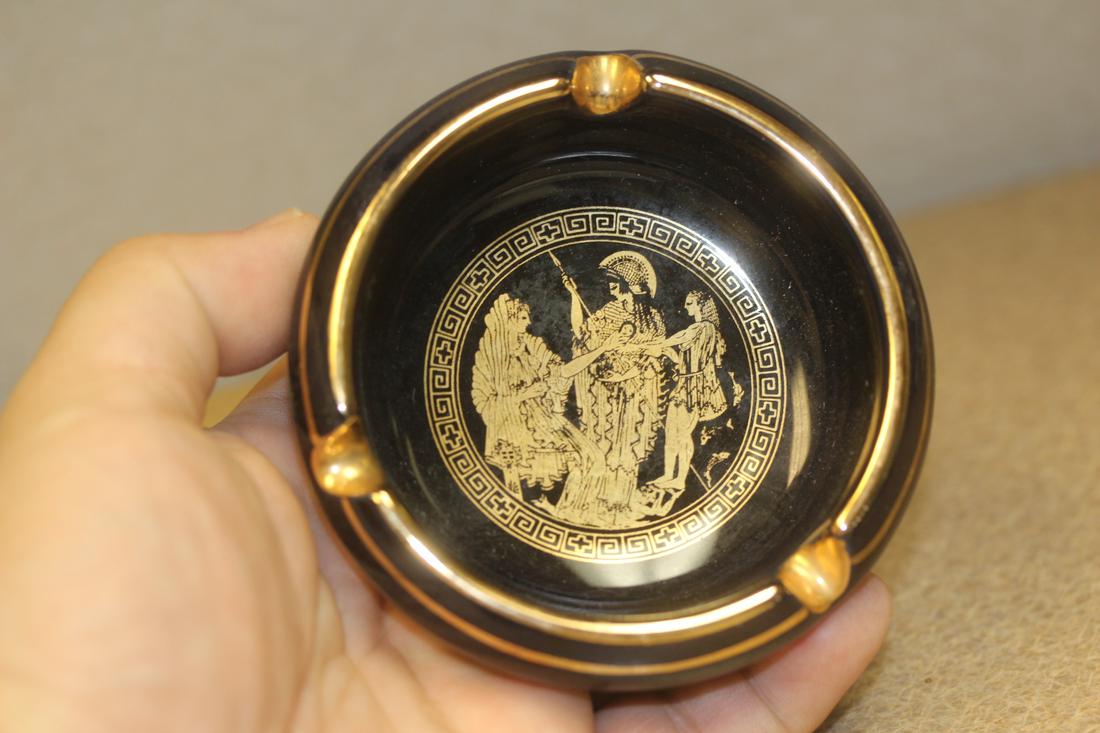 Fintias 24Kt Gold Gilded Ceramic Ashtray: 3 1/2" in diameter