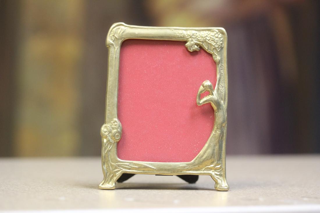 Art Nuveau Style Gold Gilted Picture Frame: 3 3/4" x 2 7/8"