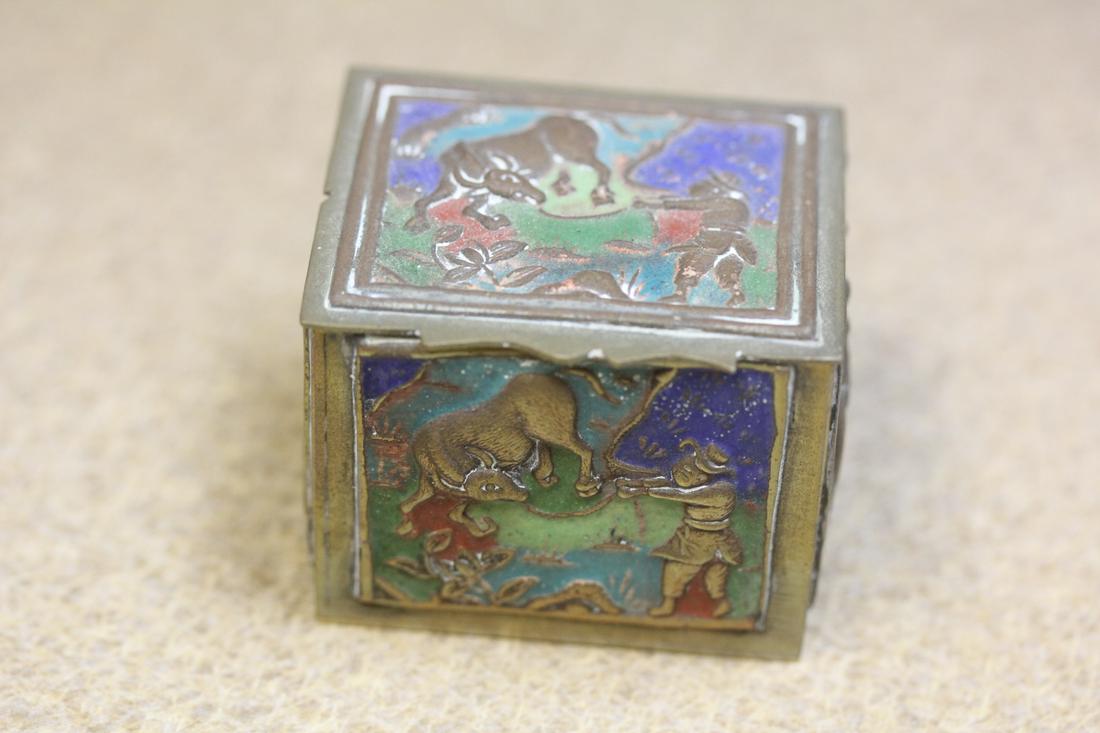 Vintage Chinese Enamel Pill Box: marked "China" - republic period - 1 7/8" across