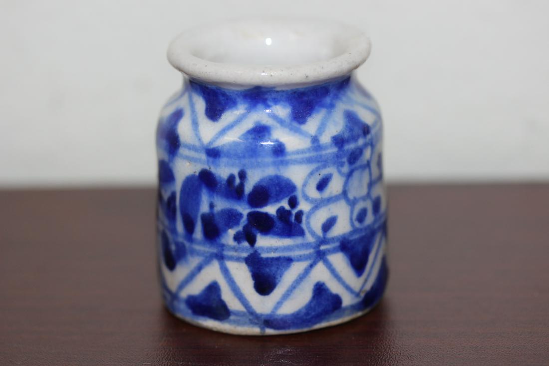An Antique Chinese Blue and White Small Pot: possibly 18th century or earlier - 2 1/8" tall